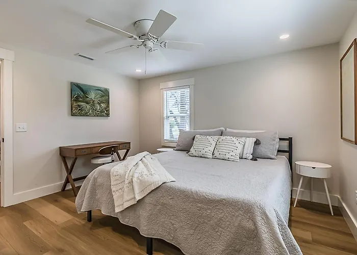 Newly Renovated Lowcountry Cottage With Marsh Views - Sleeps 6