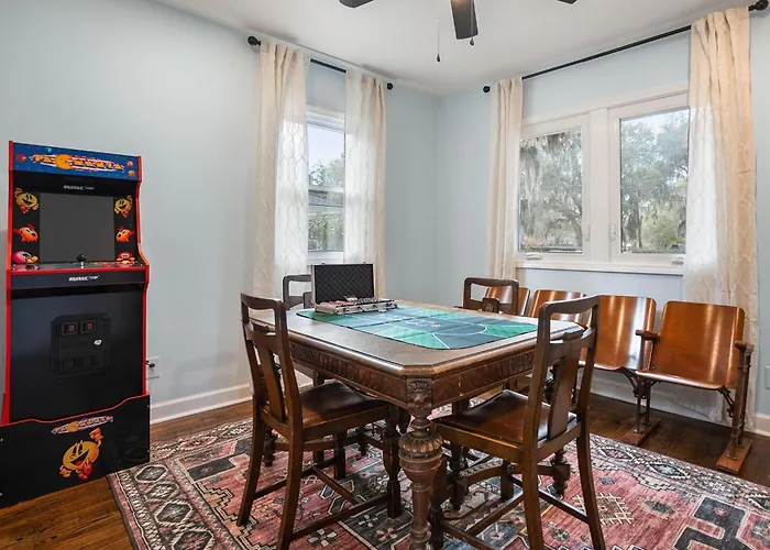 Camellia House - 6 Minutes To Mcrd Parris Island Graduation Family Friendly, Beach Pass Included, Renovated