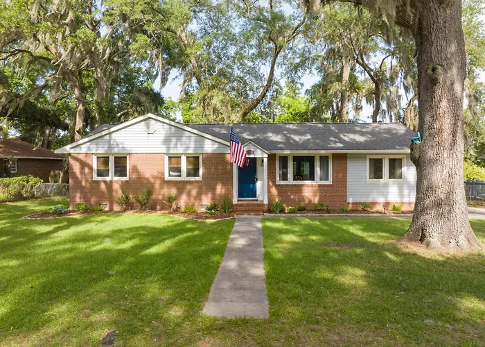 Camellia House - 6 Minutes To Mcrd Parris Island Graduation Family Friendly, Beach Pass Included, Renovated